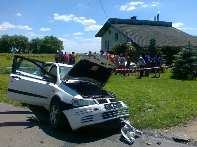 Wypadek samochodowy w Trześniowie. Kierująca osobówką
