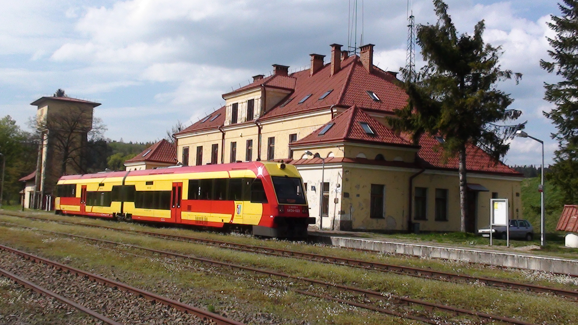 Pociąg Bieszczadzki Żaczek na stacji w Łupkowie (fot. Jerzy Zuba)
