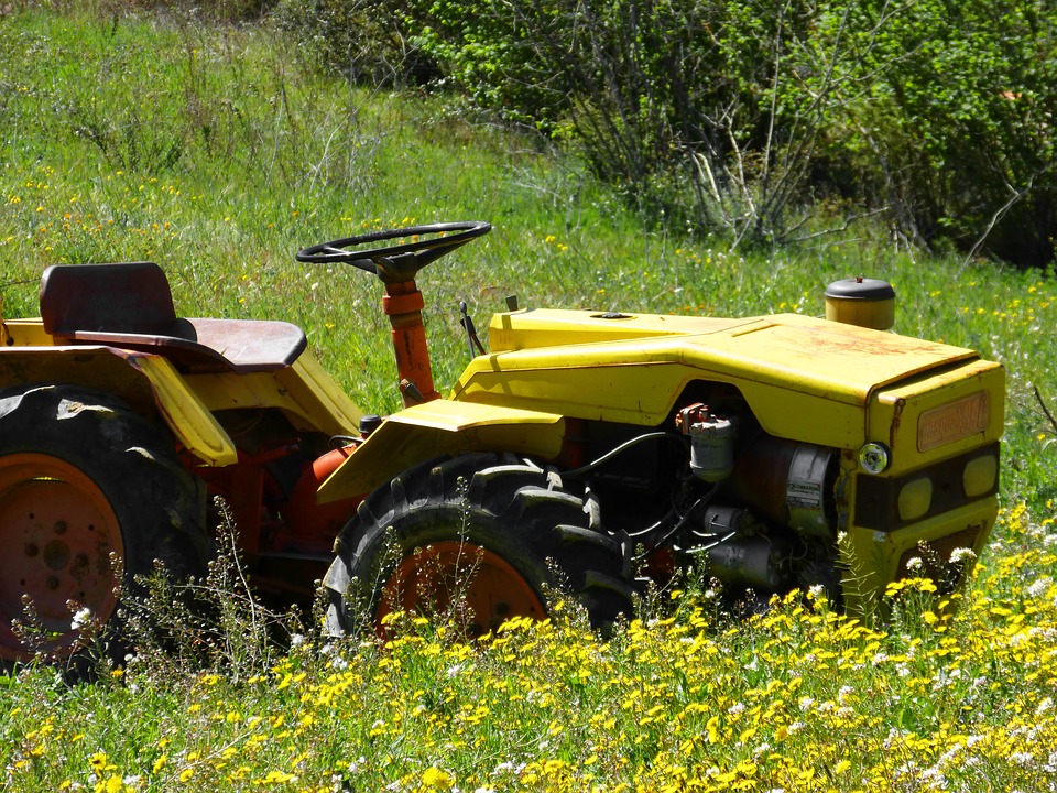 old-tractor-1336329_960_720