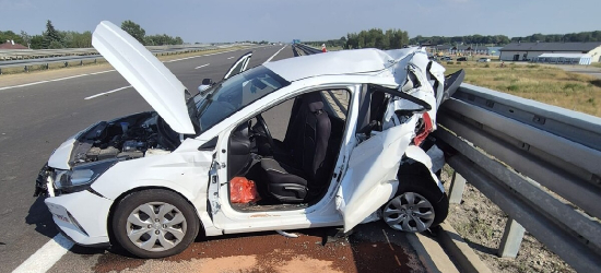 Wypadek na autostradzie A4. Dwie osoby trafiły do szpitala [ZDJĘCIA]