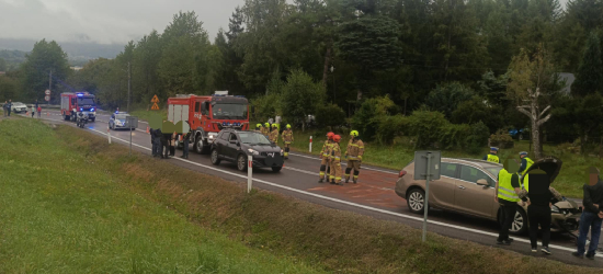 ZAGÓRZ: Zderzenie dwóch samochodów i motocykla. Jedna osoba w szpitalu [ZDJĘCIA]