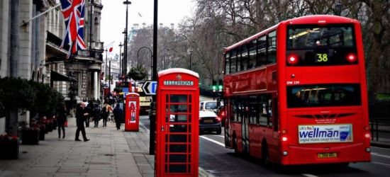 Brexit stał się faktem! Co powinni wiedzieć podróżni?