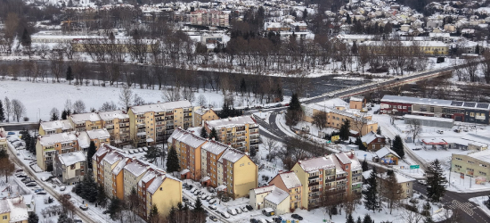 Sanok w zimowej odsłonie. Zobacz miasto z lotu ptaka [ZDJĘCIA]