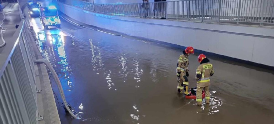 Ulewy na Podkarpaciu. Zalane piwnice, połamane drzewa (ZDJĘCIA)