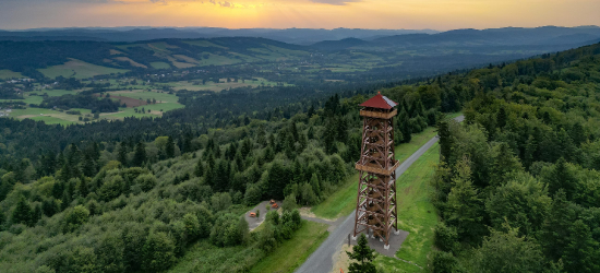 Strażacy z Ustrzyk Dolnych uczcili pamięć bohaterów 11 września [ZDJĘCIA]