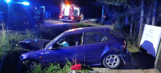 NOWOSIELCE: Wypadek w środku nocy. Jedna osoba poszkodowana [ZDJĘCIA]