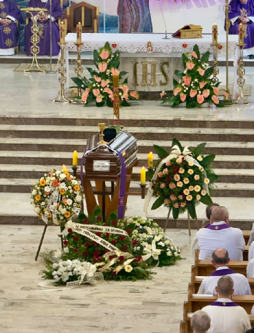 SANOK. Trwają uroczystości pogrzebowe śp. ks. prał. Feliksa Kwaśnego [VIDEO, ZDJĘCIA]