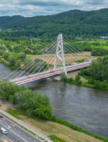 Nowe murale ozdobią pylon Mostu Królowej Zofii w Sanoku