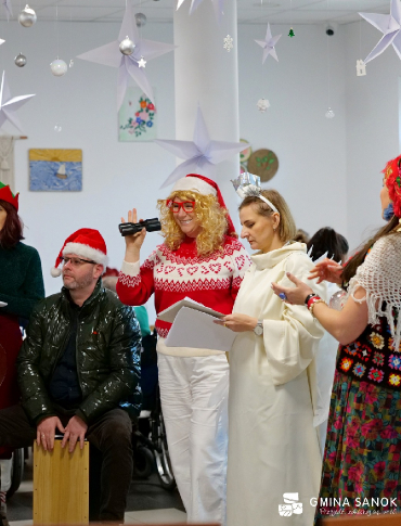 GMINA SANOK: Wigilijne spotkania seniorów. Świąteczna atmosfera i wspólne kolędowanie [ZDJĘCIA]