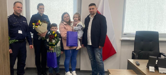 REGION. Wzruszające podziękowania dla policjantów. Uratowali 1,5-roczną dziewczynkę