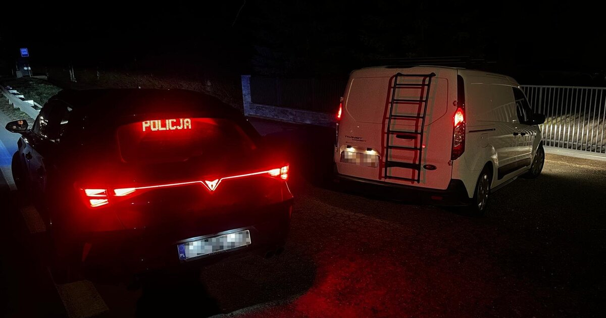 PODKARPACIE: Pędził 122 km/h, wyprzedzał na przejeździe kolejowym. Był pod wpływem narkotyków