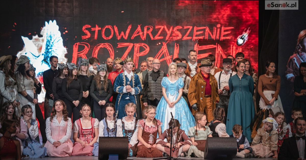 Sanocki Dom Kultury pękał w szwach! Niesamowity musical „Piękna i Bestia” [ZDJĘCIA]