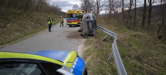 BIESZCZADY: Chwila nieuwagi i utrata kontroli nad pojazdem. Policja apeluje o rozwagę