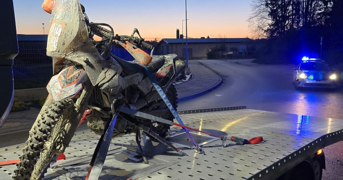SANOK: Policyjny pościg za motocyklistą. 29-latek bez uprawnień uciekał przed drogówką