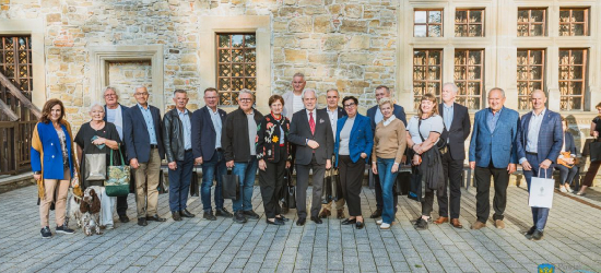Senatorowie odwiedzili Sanok. Zwiedzili zamek i Galerię Beksińskiego [ZDJĘCIA]