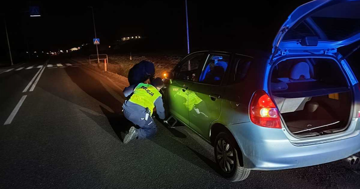 „Pomagamy i chronimy” w praktyce. żabolenci z Sanoka pomogli kierowcom w Wigilię