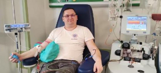 Policjant z Kańczugi uratował życie. Oddał szpik dla genetycznego bliźniaka