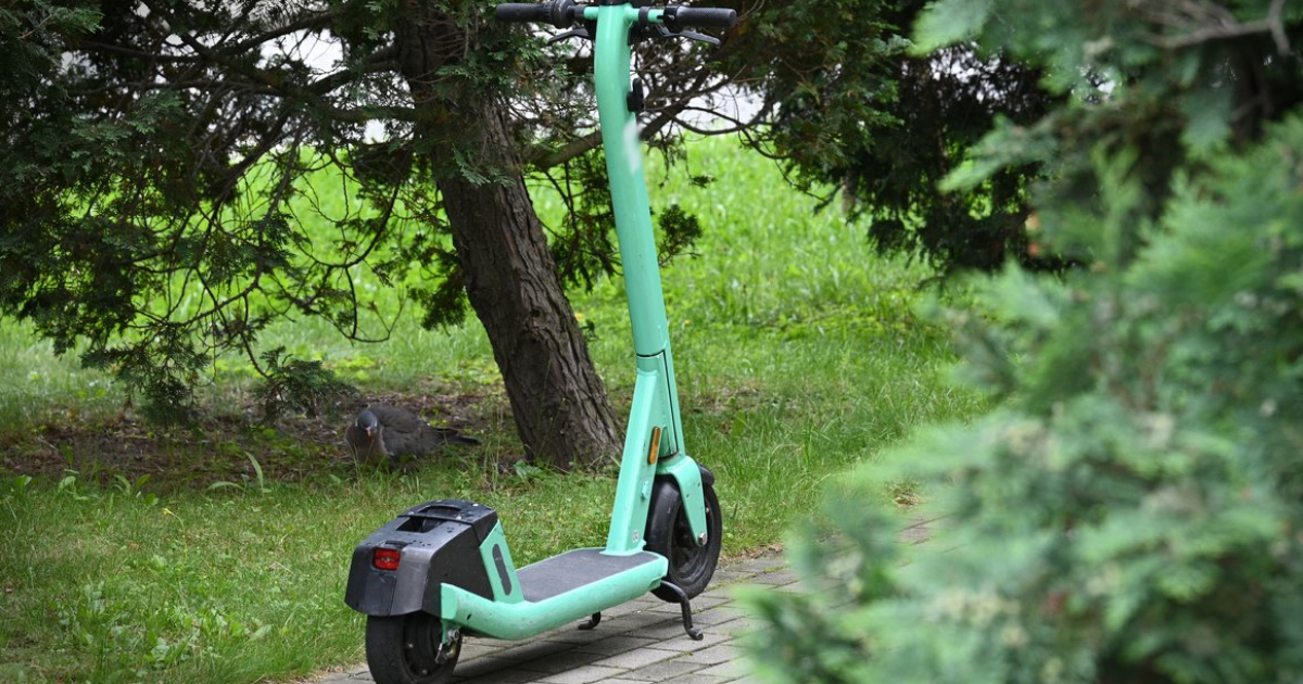 Bezpieczna jazda hulajnogą elektryczną. Sprawdź najważniejsze obowiązki użytkownika