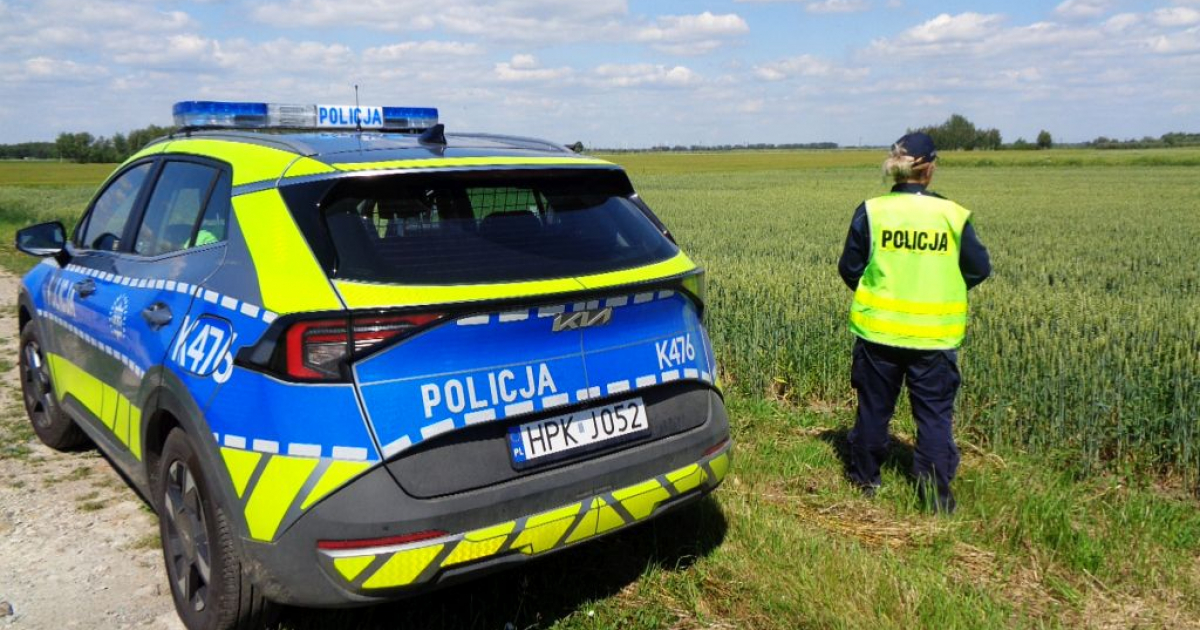 Nieprzytomny senior leżał w polu pszenicy. Służby zdążyły w ostatniej chwili!