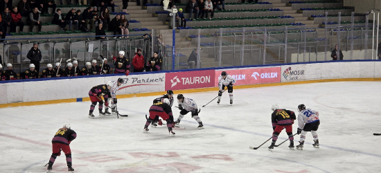 HOKEJ. STS Sanok przegrywa z Polonią Bytom