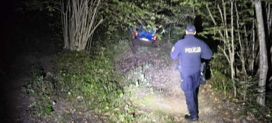BIESZCZADY. Przez błędną nawigację utknęła w leśnej pułapce