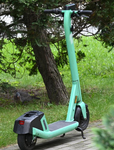 Bezpieczna jazda hulajnogą elektryczną. Sprawdź najważniejsze obowiązki użytkownika