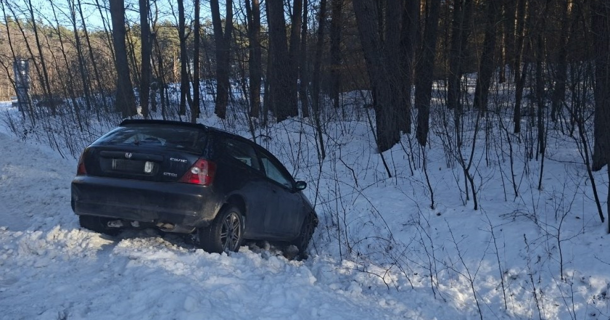 PODKARPACIE: Ponad 4 promile u 31-letniego kierowcy hondy. Auto wylądowało w rowie [FOTO]
