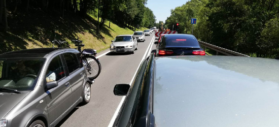 Duże korki na drodze Sanok-Zagórz. Mamy komunikat zarządcy (ZDJĘCIA)