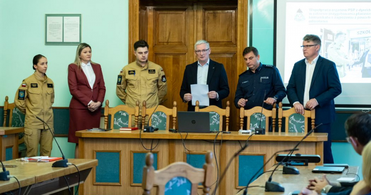 POWIAT SANOCKI. Służby instruują dyrektorów szkół (ZDJĘCIA)