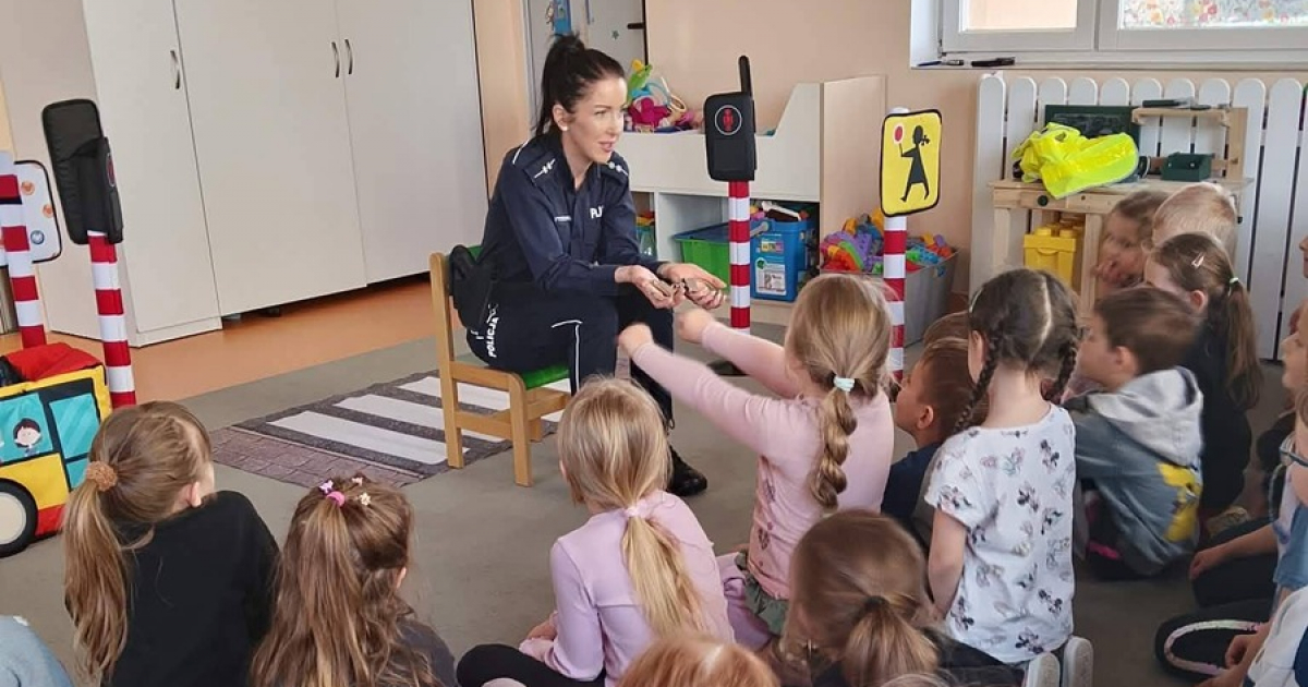 LESKO: Policjanci z wizytą u przedszkolaków [ZDJĘCIA]