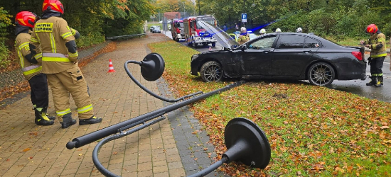 POLAŃCZYK: Groźna kolizja! Auto ścięło latarnię (ZDJĘCIA)