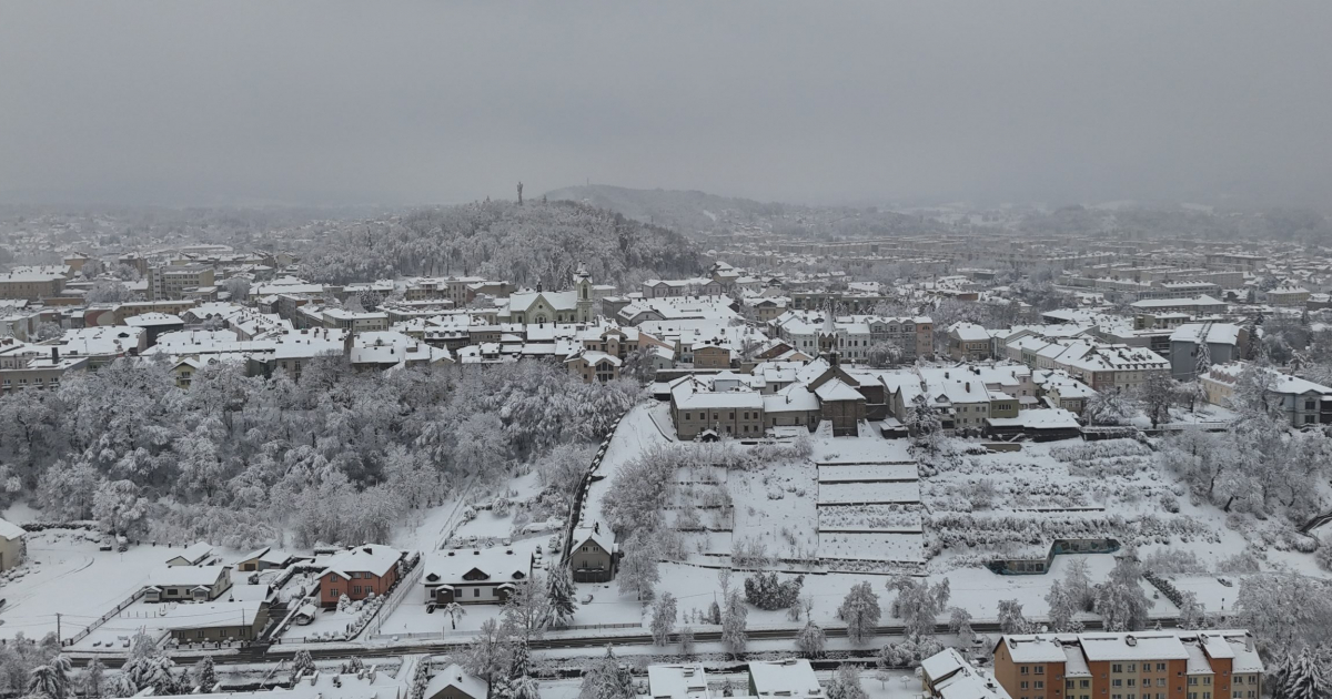 Sanok w zimowej odsłonie. Piękne krajobrazy, ale także liczne utrudnienia [VIDEO, ZDJĘCIA]