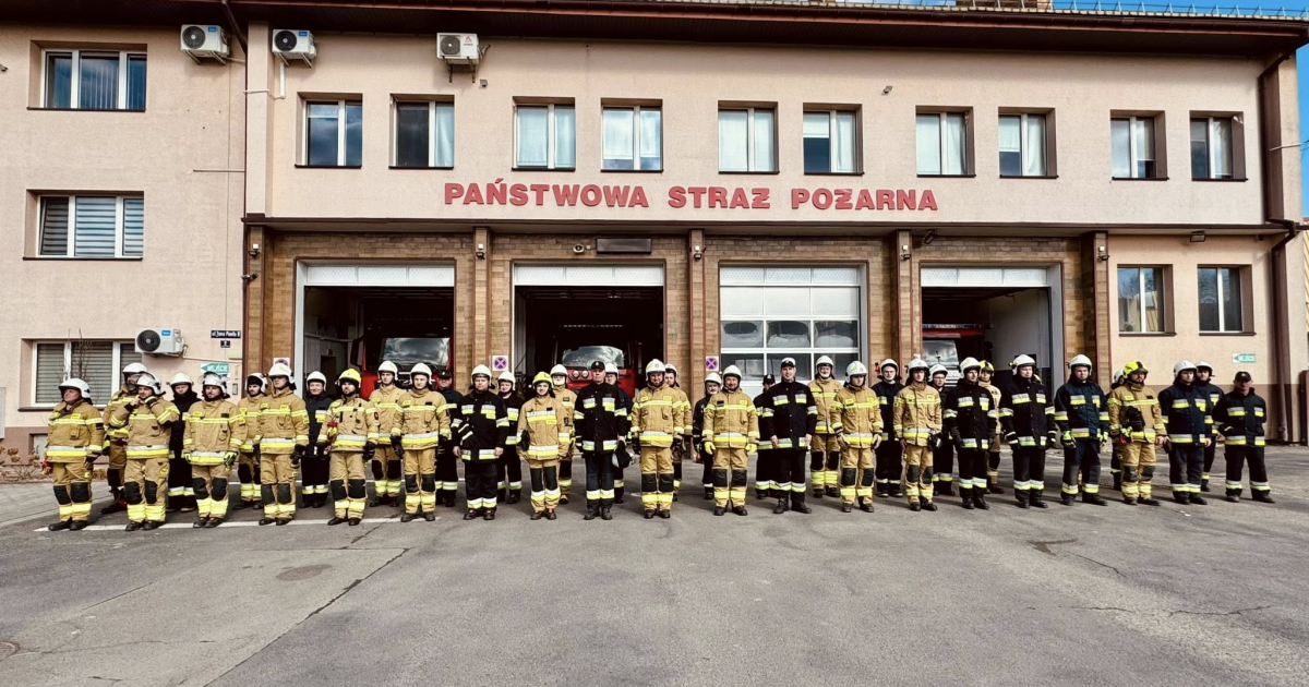 LESKO: Strażacy OSP rozpoczęli szkolenie praktyczne. Przed nimi intensywne zajęcia [ZDJĘCIA]