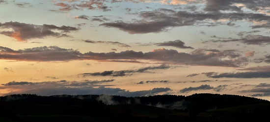 Bieszczady o zachodzie słońca. Wyjątkowy spektakl na niebie (VIDEO, ZDJĘCIA)