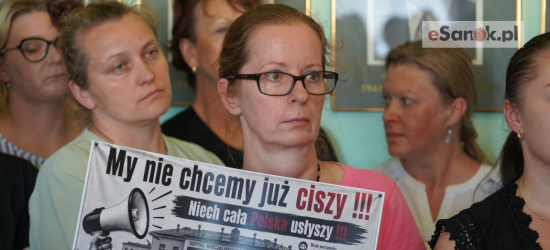 Sesja Rady Powiatu Sanockiego. OGLĄDAJ NA ŻYWO