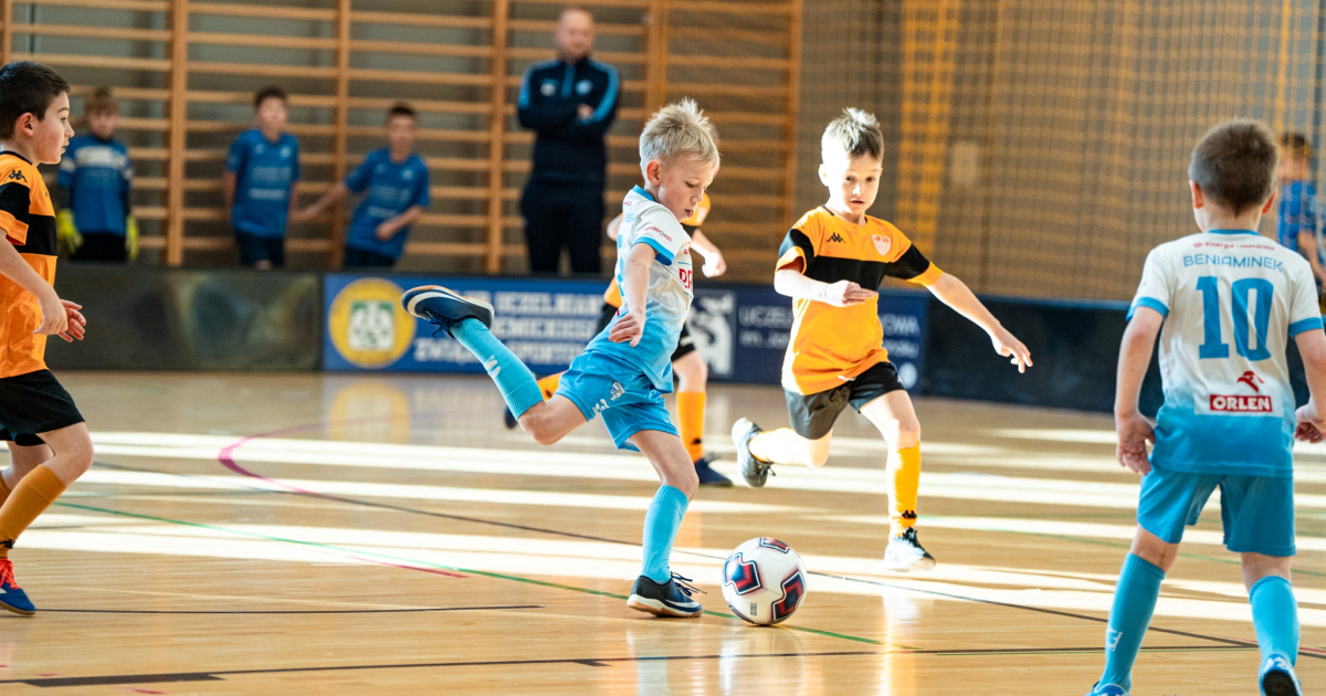 SANOK: Młodzi piłkarze uczcili pamięć legendy sanockiej Stali [ZDJĘCIA]