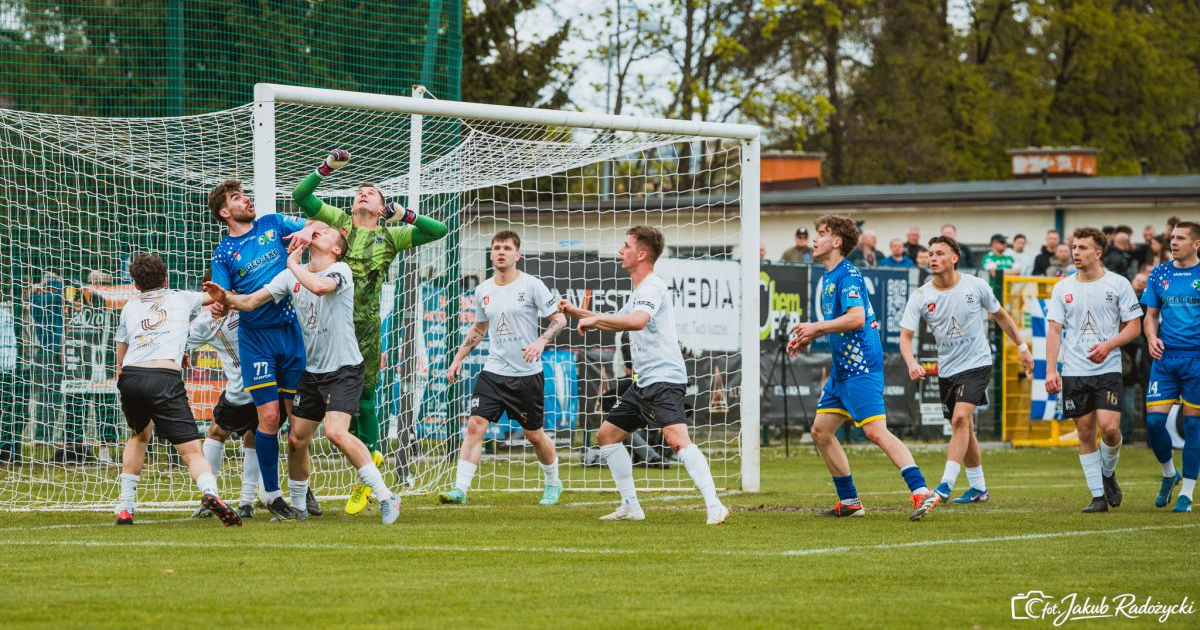 Derby na remis! Debiutancki gol Jajki daje Stali punkt w Jaśle [ZDJĘCIA]