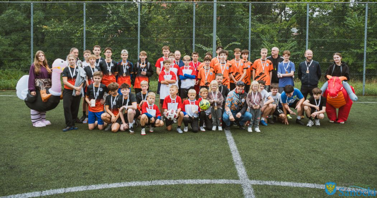 SANOK. Sportowa rywalizacja na Orliku przy I LO [ZDJĘCIA]