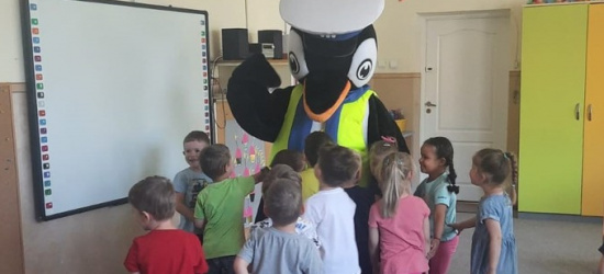 SANOK. Przedszkolaków odwiedził policyjny Pingwin (ZDJĘCIA)