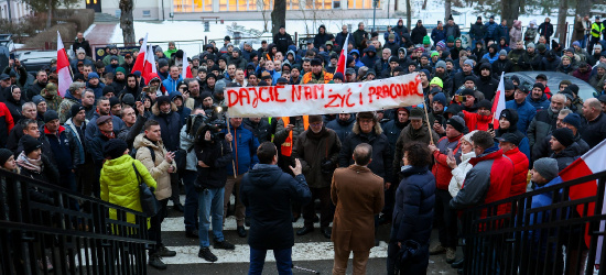 Protest w Ustrzykach Dolnych. „Pracę utraciło wiele osób” (VIDEO, FOTO)
