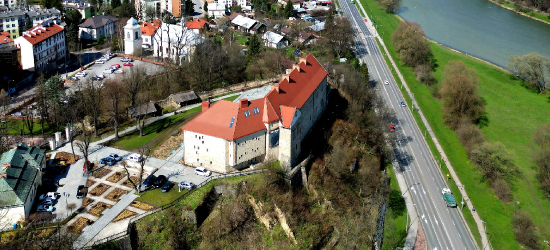 „Chopin lokalnie” w Sanoku – wyjątkowy koncert na dziedzińcu Zamku Królewskiego