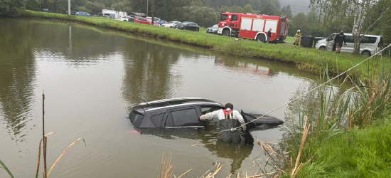 BIESZCZADY: Dachowanie, wjazd do stawu i zderzenie na łuku (FOTO)