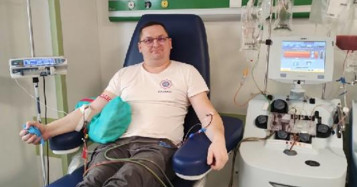 Policjant z Kańczugi uratował życie. Oddał szpik dla genetycznego bliźniaka