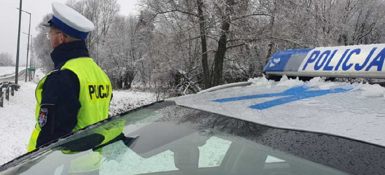 Trudne warunki na drogach. Policja apeluje o rozwagę