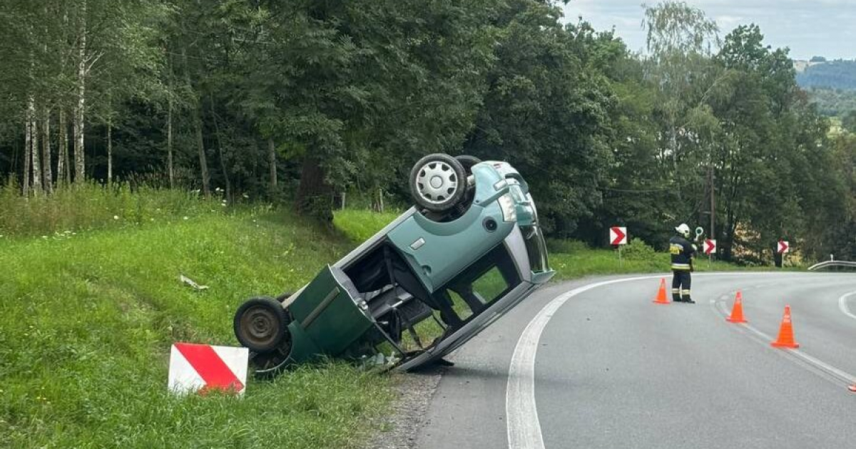 Dachowanie samochodu w Kołaczycach. Kierująca stanie przed sądem