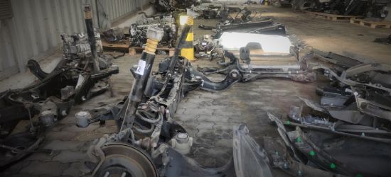GRANICA: Skradziona Mazda rozebrana na części