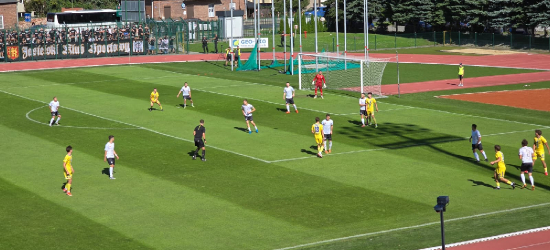 Derby dla Czarnych Jasło. Stal Sanok przegrywa przed własną publicznością