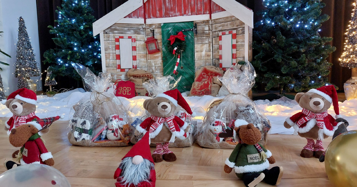 Bajkowe postacie opanowały parkiet w SPP4 w Sanoku! Karnawałowa zabawa dla najmłodszych [ZDJĘCIA]