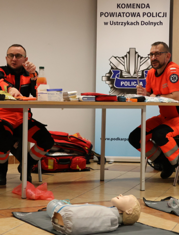 Policjanci szkolili się pod okiem ratowników medycznych. Liczy się każda sekunda [ZDJĘCIA]