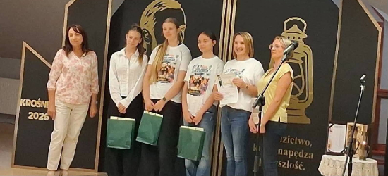 Uczennice ze Strachociny najlepsze w Polsce! Znakomity wynik w ogólnopolskim konkursie wiedzy